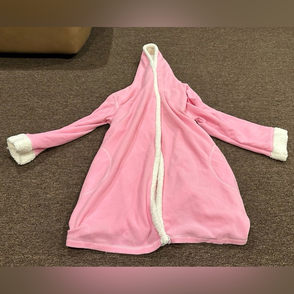 Cozy Pink Hooded Fleece Robe with Sherpa Trim